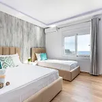 Hi'mare Sea View 1 - Parking And Kitchen Апартаменты *