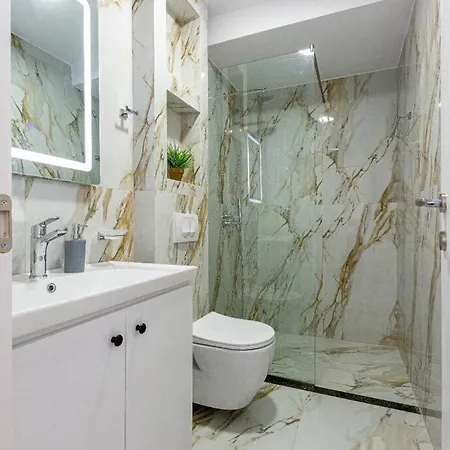 Hi'mare Sea View 1 - Parking And Kitchen *